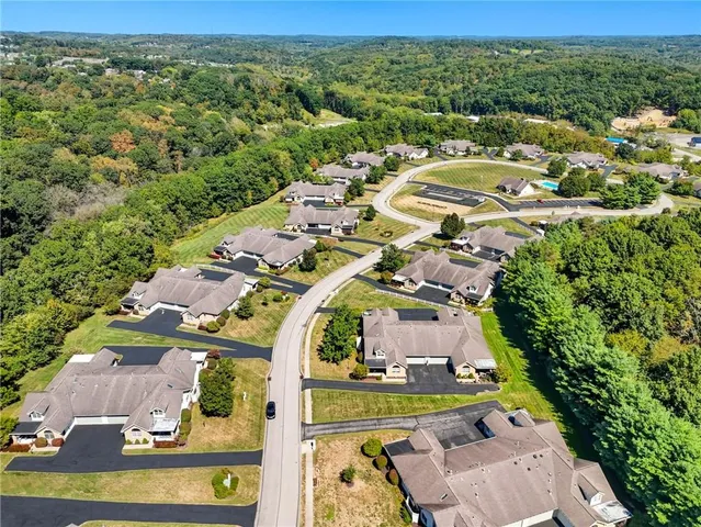 $320,000 | 113 Steeplechase Circle, Gibsonia, PA 15044