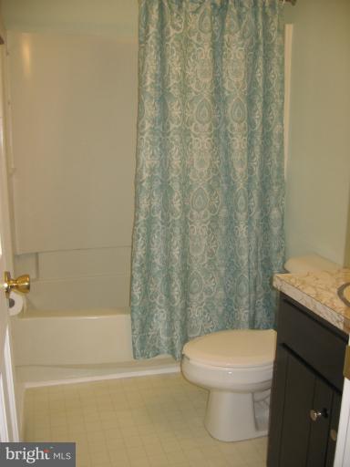 1172 Russell Road Berryville, VA 22611 - Photo 23 of 27 Bath
