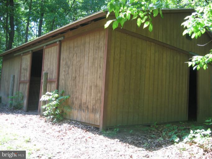 1172 Russell Road Berryville, VA 22611 - Photo 24 of 27 2 Stall Barn w/ Tack Room