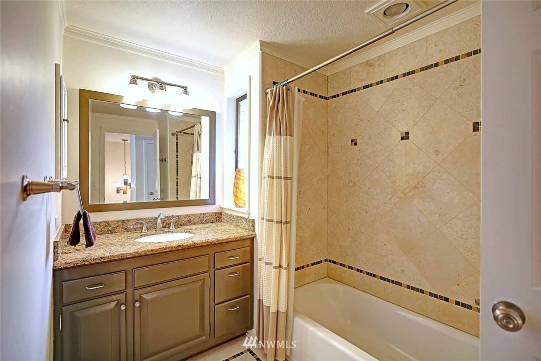 6409 146th Street Southwest Edmonds, WA 98026 - Photo 13 of 25 Gallery Image 13