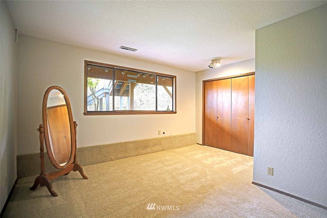 6409 146th Street Southwest Edmonds, WA 98026 - Photo 14 of 25 Gallery Image 14
