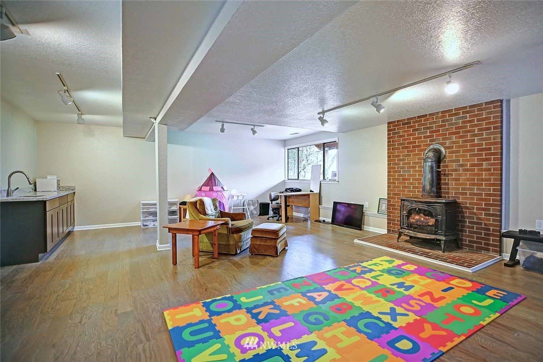 6409 146th Street Southwest Edmonds, WA 98026 - Photo 16 of 25 Gallery Image 16