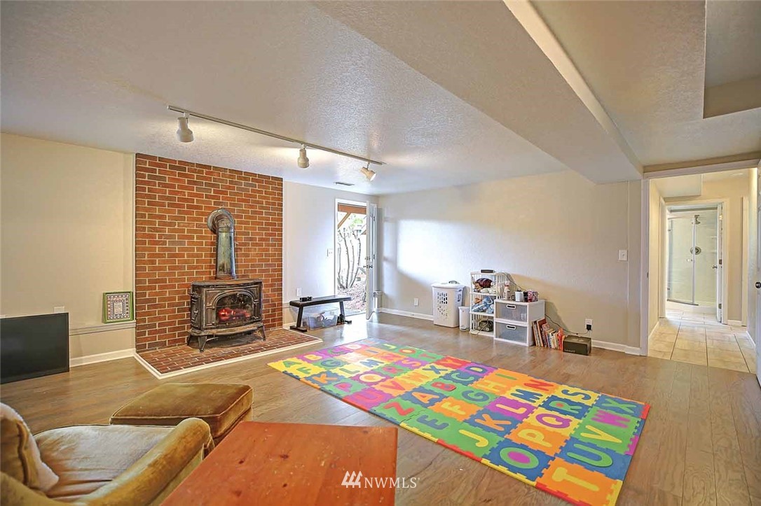 6409 146th Street Southwest Edmonds, WA 98026 - Photo 17 of 25 Gallery Image 17