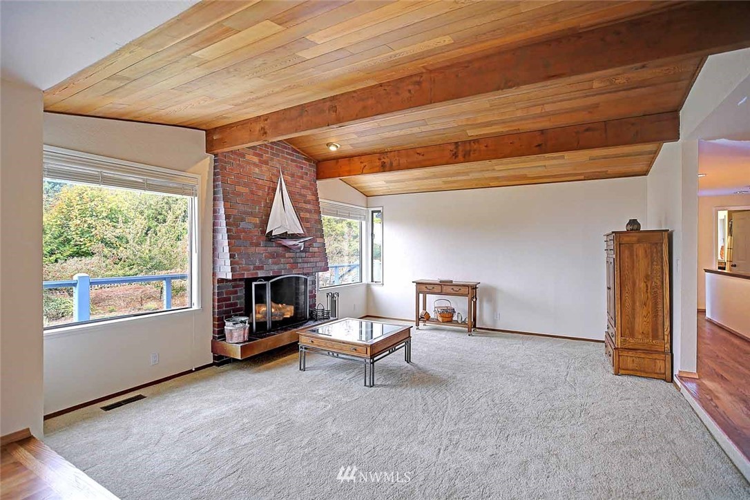 6409 146th Street Southwest Edmonds, WA 98026 - Photo 6 of 25 Gallery Image 6