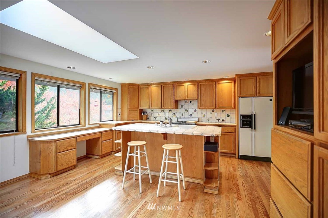6409 146th Street Southwest Edmonds, WA 98026 - Photo 9 of 25 Gallery Image 9