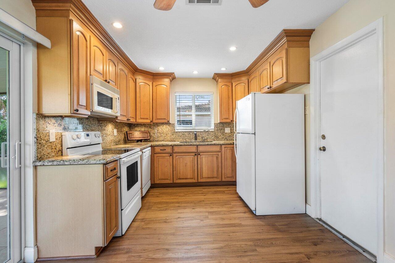 10695 Emperor Street Boca Raton, FL 33428 - Photo 15 of 34 015-10695EmperorStreet-BocaRaton-FL-3342