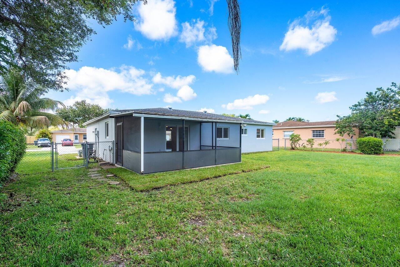 10695 Emperor Street Boca Raton, FL 33428 - Photo 20 of 34 021-10695EmperorStreet-BocaRaton-FL-3342