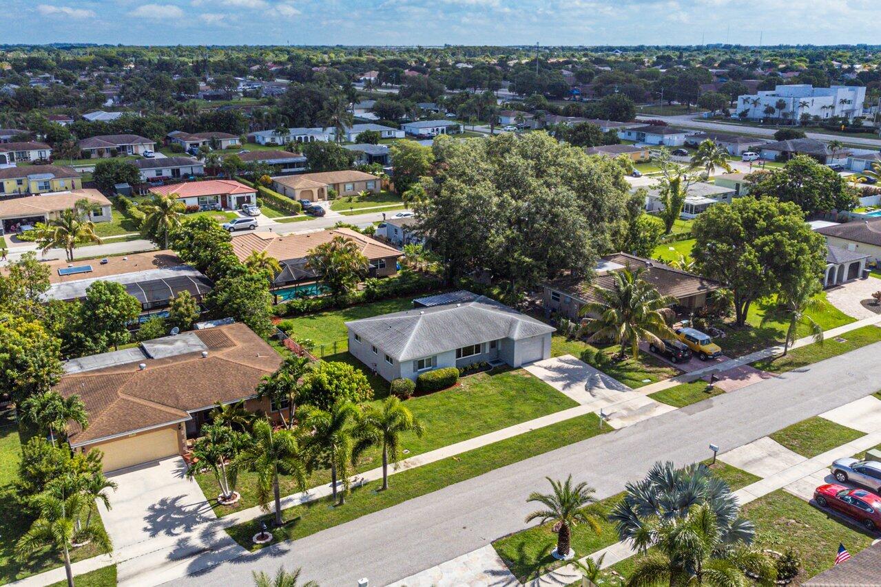 10695 Emperor Street Boca Raton, FL 33428 - Photo 25 of 34 025-10695EmperorStreet-BocaRaton-FL-3342