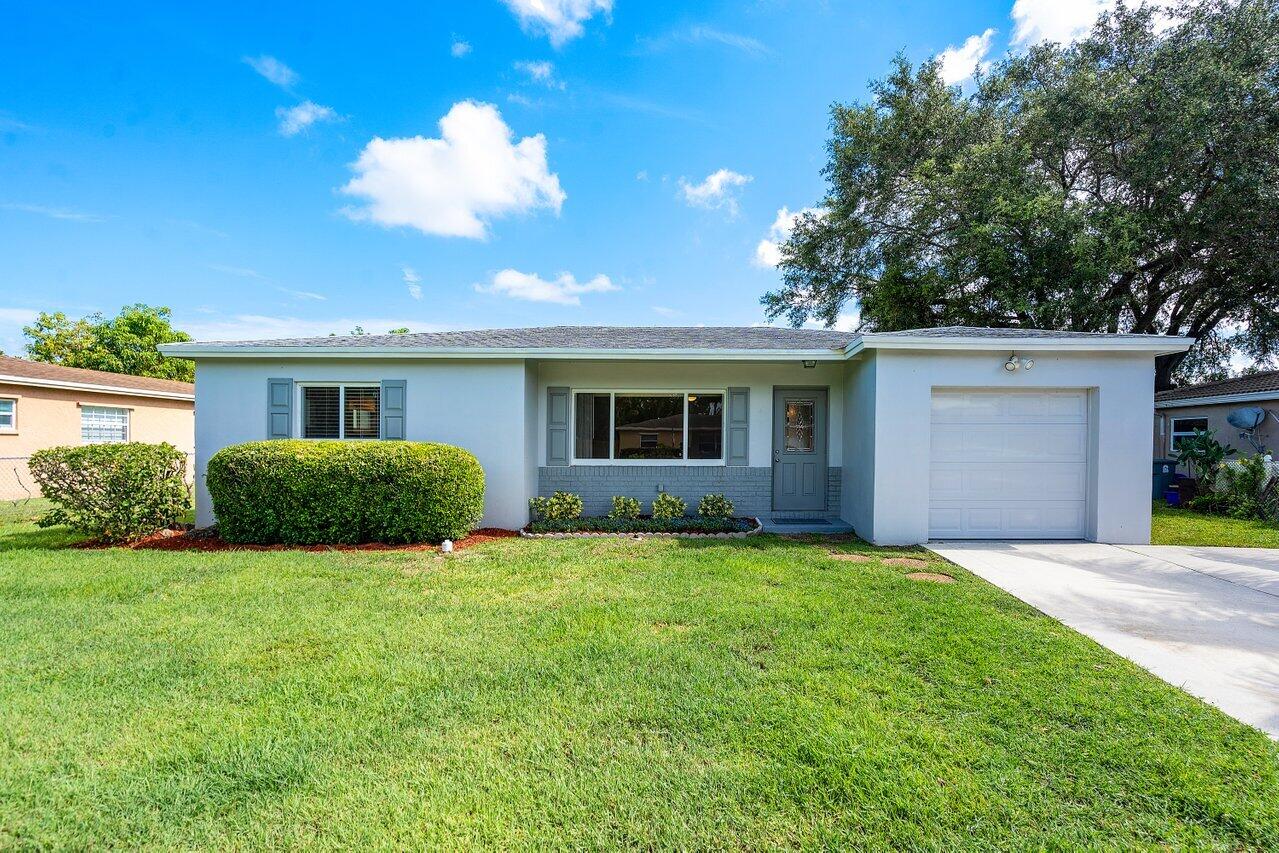 10695 Emperor Street Boca Raton, FL 33428 - Photo 3 of 34 002-10695EmperorStreet-BocaRaton-FL-3342