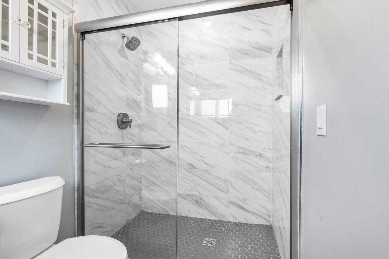 10695 Emperor Street Boca Raton, FL 33428 - Photo 9 of 34 008-10695EmperorStreet-BocaRaton-FL-3342