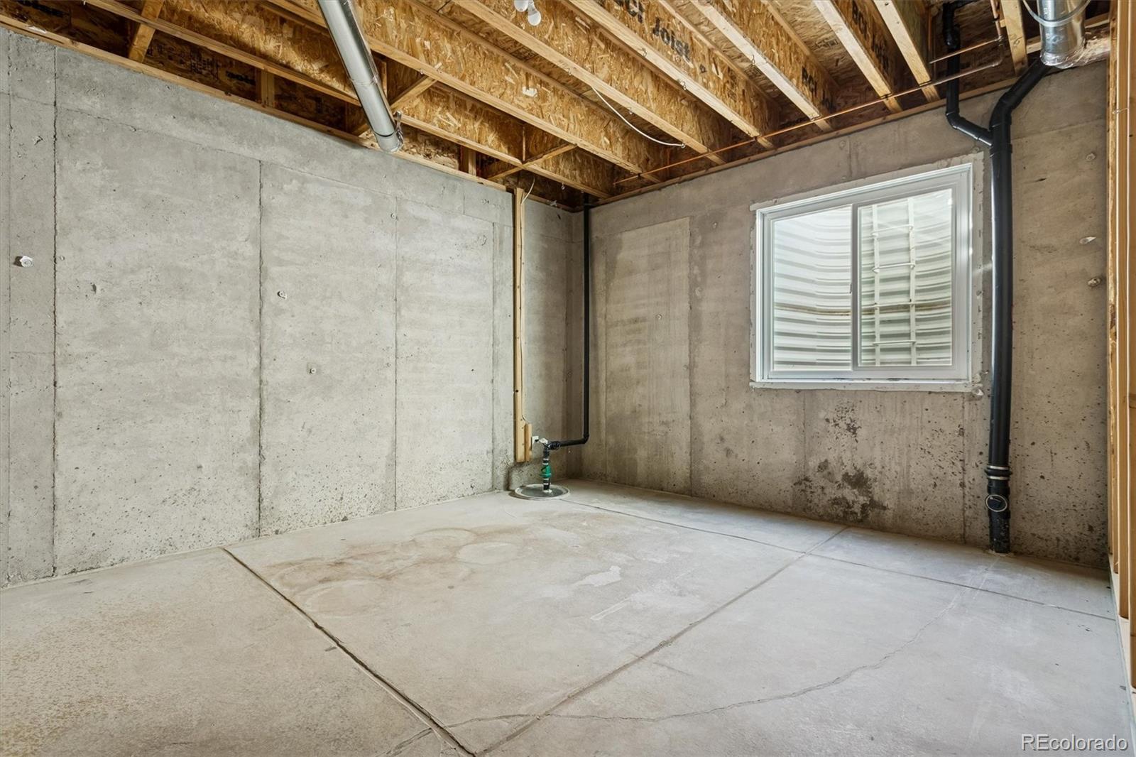 960 Fire Rock Place Colorado Springs, CO 80921 - Photo 27 of 32 a view of an empty room