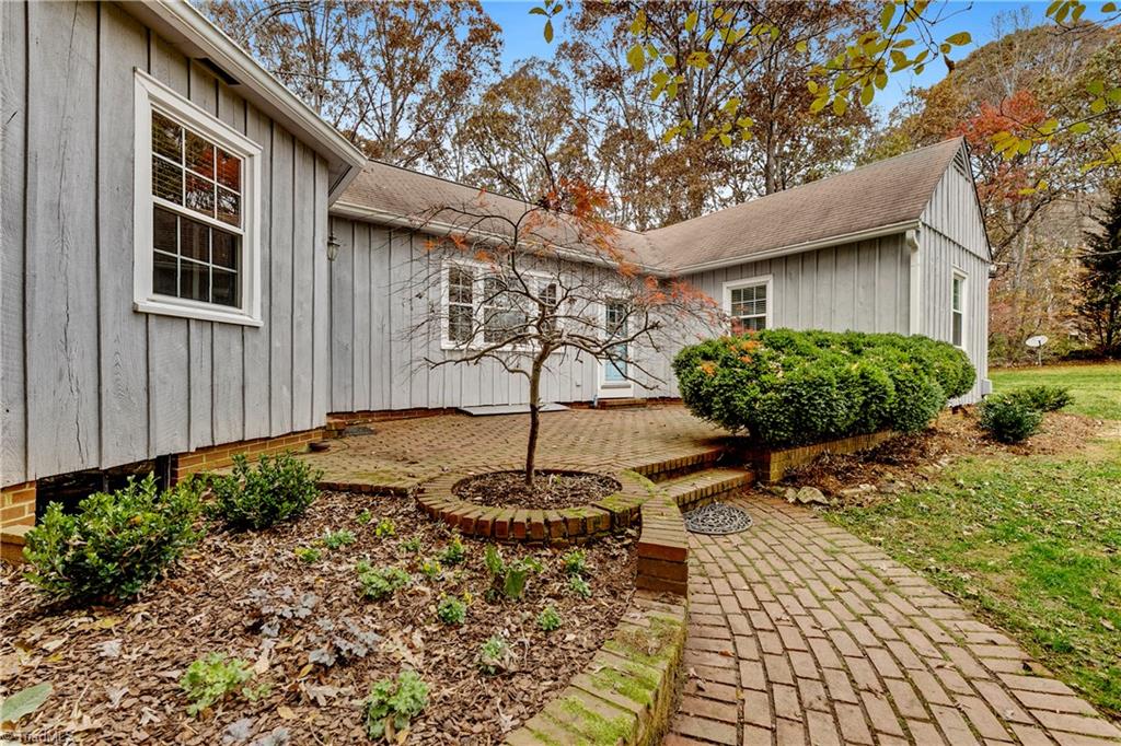 4342 Robinhood Road Winston-Salem, NC 27106 - Photo 2 of 30 Gallery Image 2
