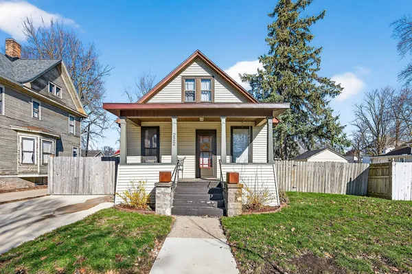 $235,000 | 222 Leland Street, Bloomington, IL 61701