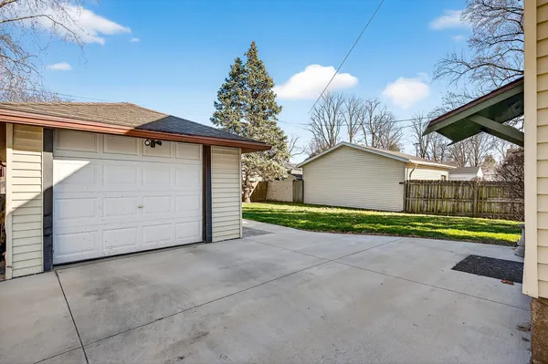 $235,000 | 222 Leland Street, Bloomington, IL 61701