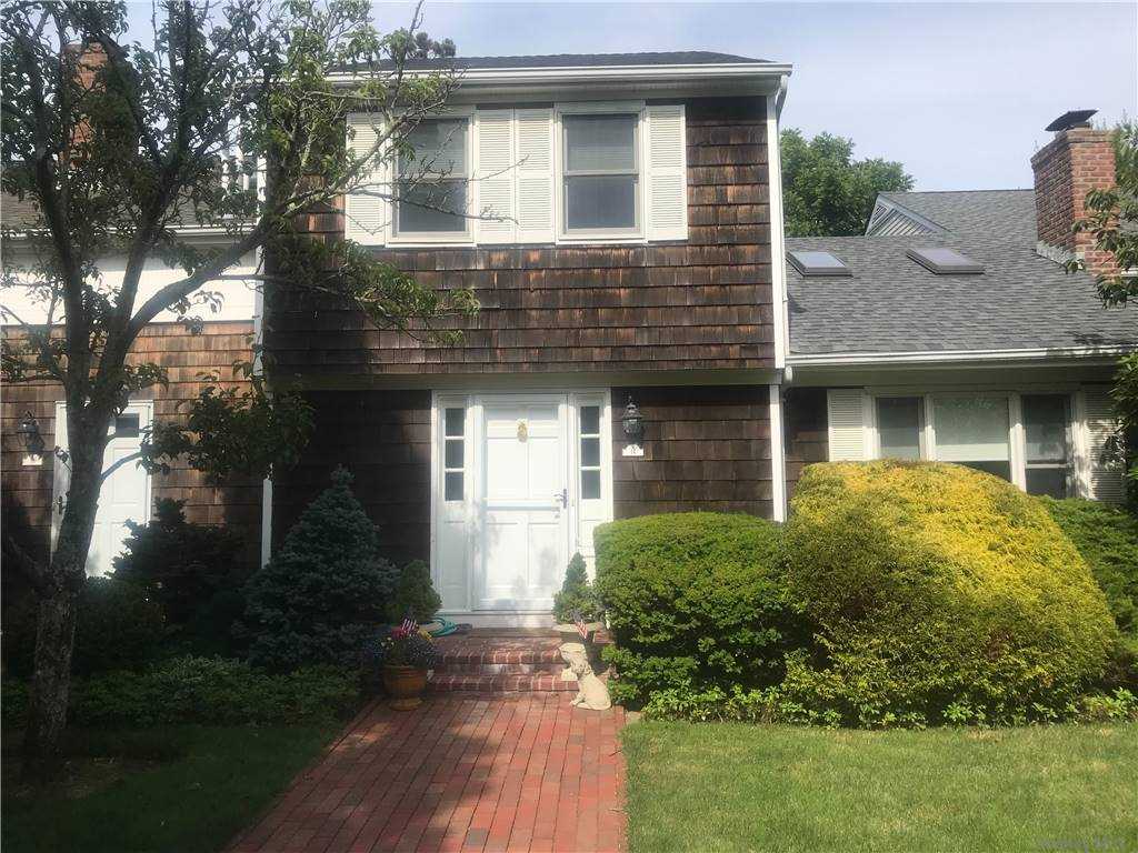 570 Hampton Road Southampton, NY 11968 - Photo 1 of 1