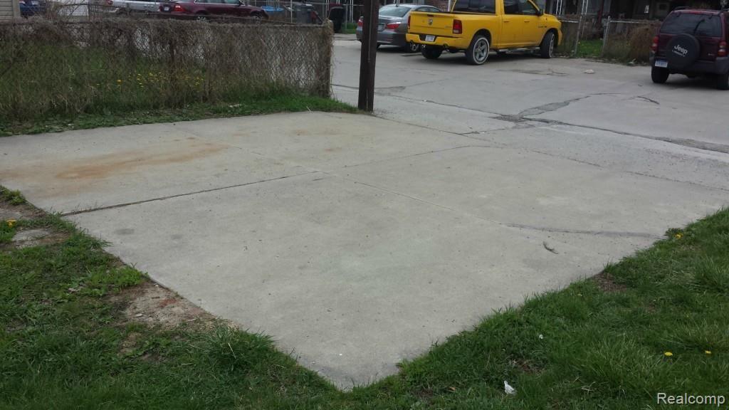 6319 Calhoun Street Dearborn, MI 48126 - Photo 4 of 15 20140502_143831.jpg