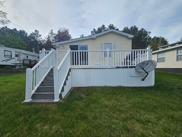 $99,900 | 2221 Grass Lake Avenue, Unit 251, Lake, MI 48632