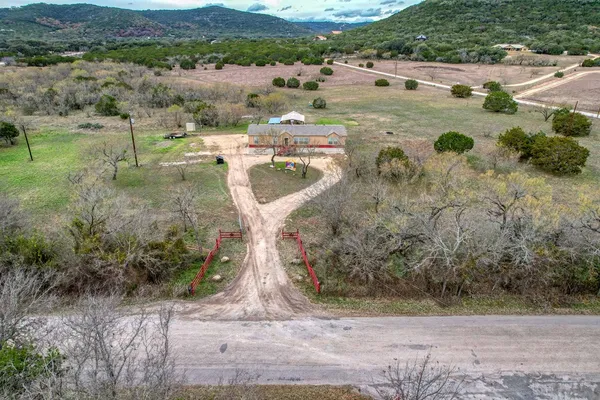 $500,000 | 1189 Cr 350 Concan Tx 78838, Concan, TX 78838