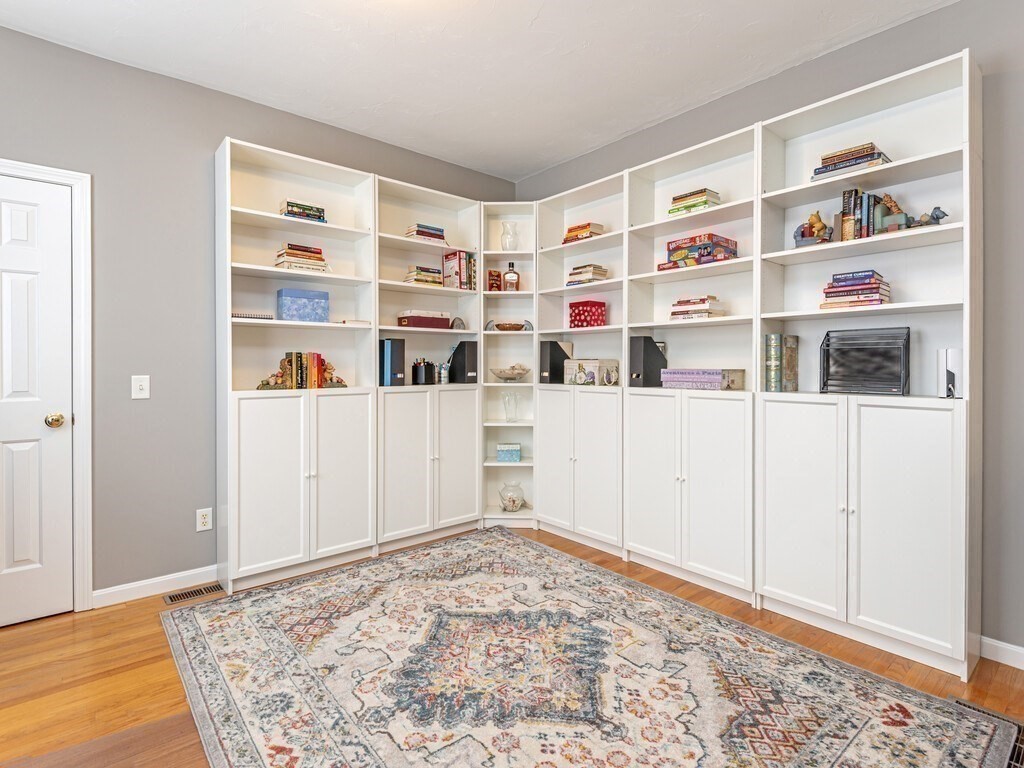 180 New Boston Road Sturbridge, MA 01566 - Photo 8 of 42