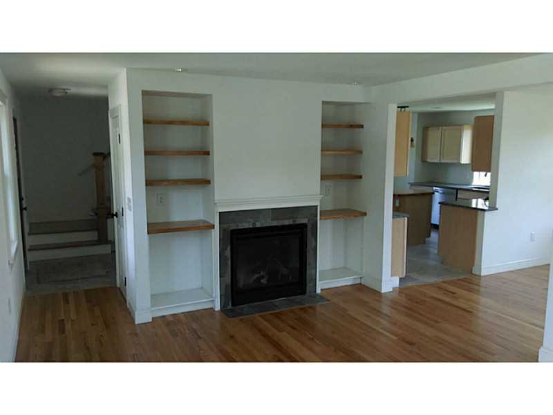 15 Old River Road Barrington, RI 02806 - Photo 9 of 24 Living Room.