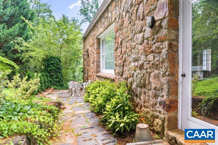123 Cameron Lane Charlottesville, VA 22903 - Photo 31 of 43 a pathway with a yard