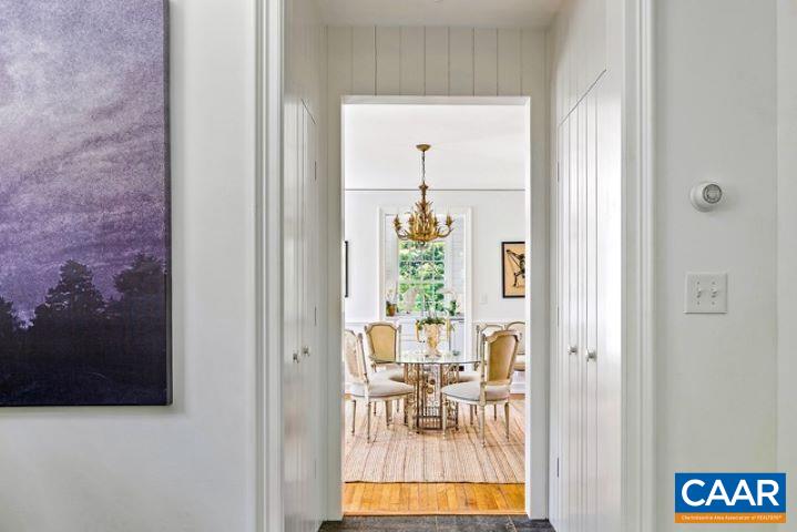 123 Cameron Lane Charlottesville, VA 22903 - Photo 4 of 43 a view of living room with a table and chairs