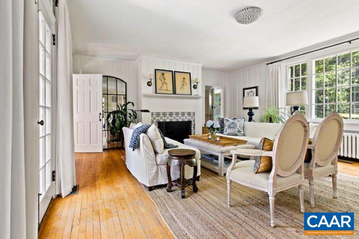 123 Cameron Lane Charlottesville, VA 22903 - Photo 8 of 43 a view of a livingroom with furniture and a table