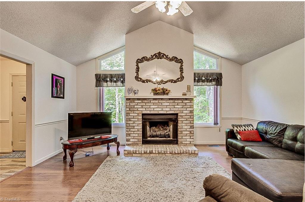 3269 Earnhardt Road Sophia, NC 27350 - Photo 7 of 34