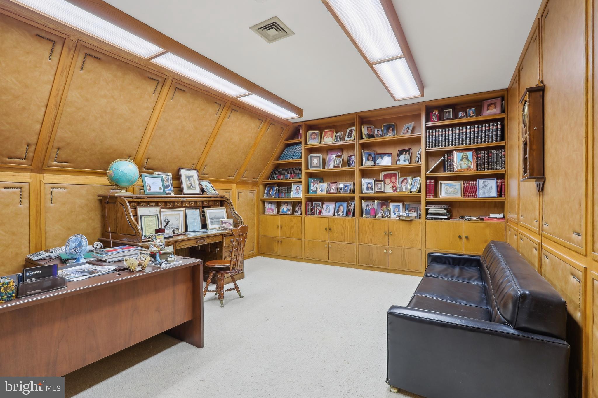 27 Cannon Range Road Milmay, NJ 08340 - Photo 63 of 95 a room with furniture and a book shelf
