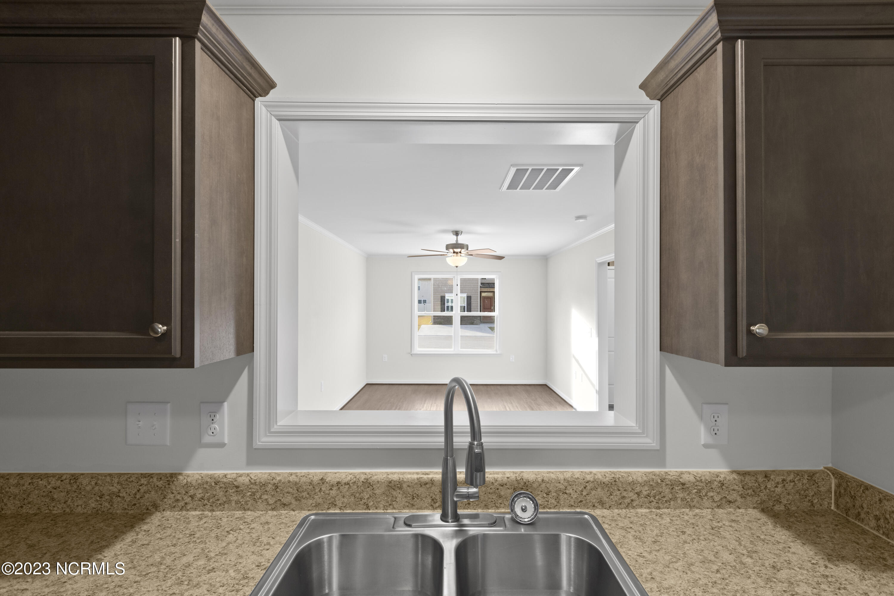 463 Sullivan Loop Road Midway Park, NC 28544 - Photo 8 of 19 IMG_2391