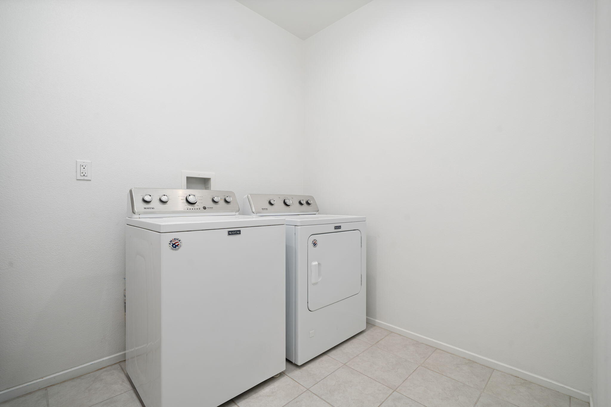 50252 Paseo Barcelona Coachella, CA 92236 - Photo 15 of 23 a utility room with dryer and washer