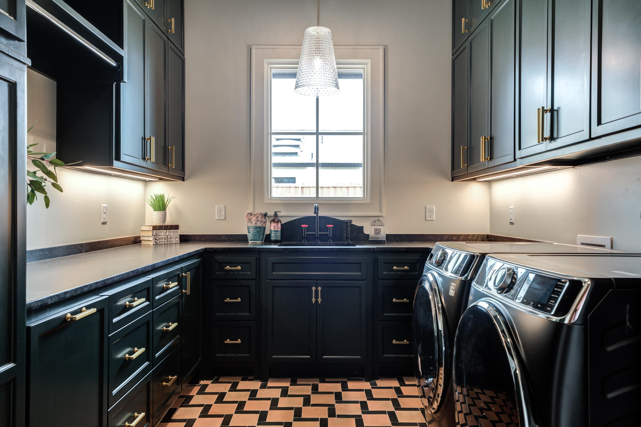 4510 Zadar Avenue Lubbock, TX 79407 - Photo 113 of 142 4150-Zadar-Ave_Lubbock-TX_66_Laundry-Roo