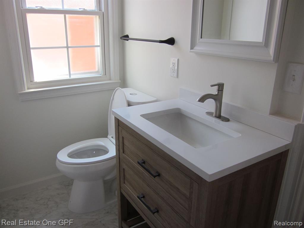 1878 Prestwick Road Grosse Pointe Woods, MI 48236 - Photo 26 of 35