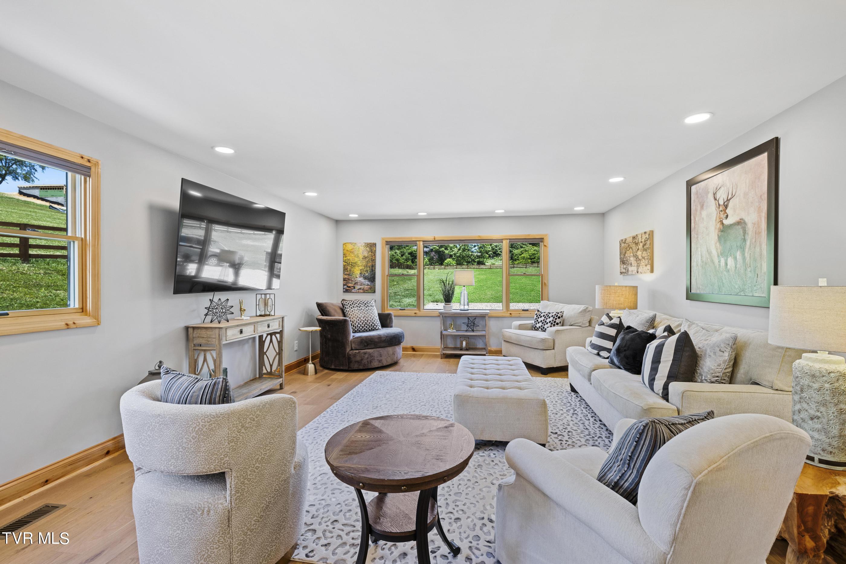 1934 Dry Hill Road Butler, TN 37640 - Photo 7 of 48 2R9A0347