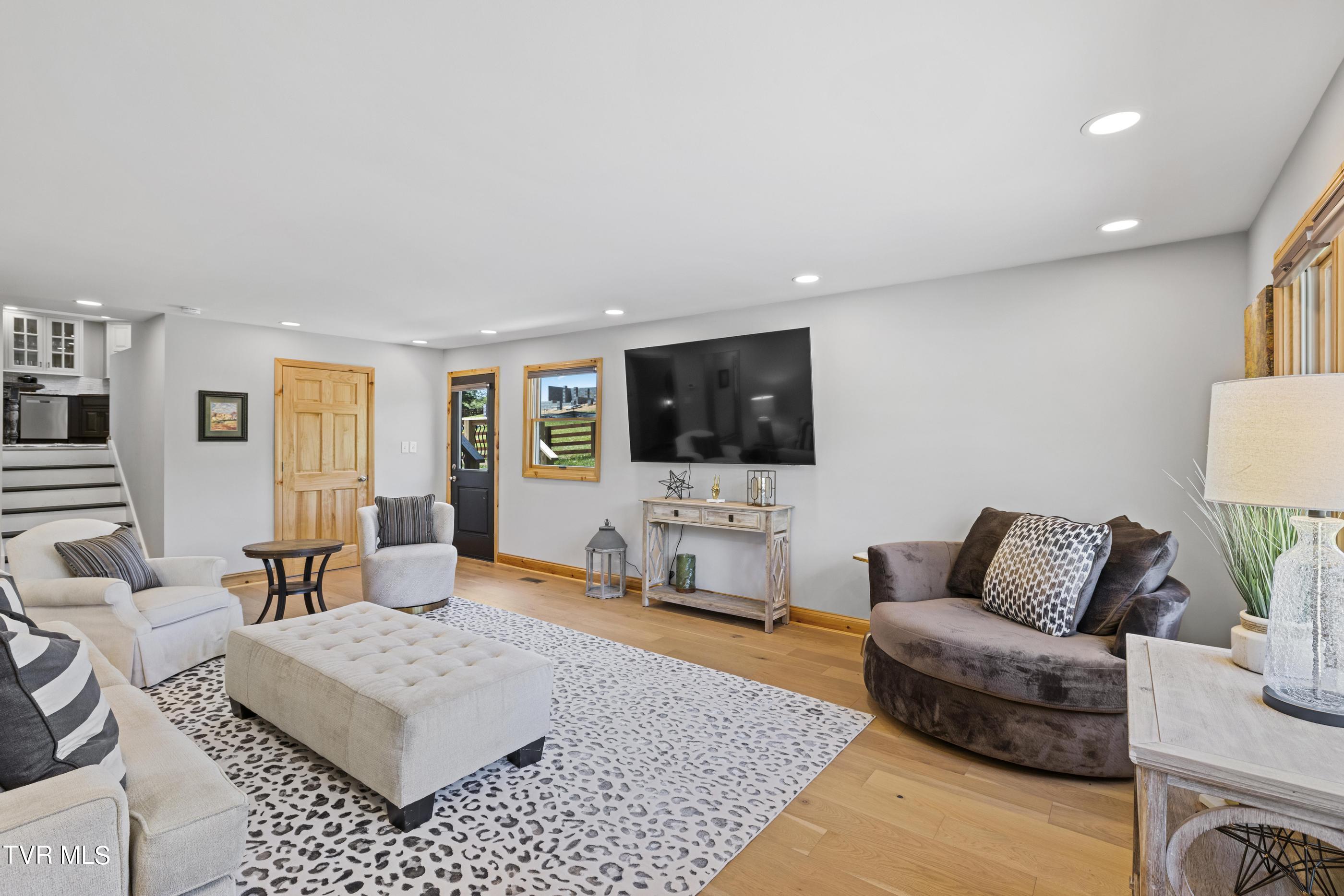 1934 Dry Hill Road Butler, TN 37640 - Photo 10 of 48 2R9A0356