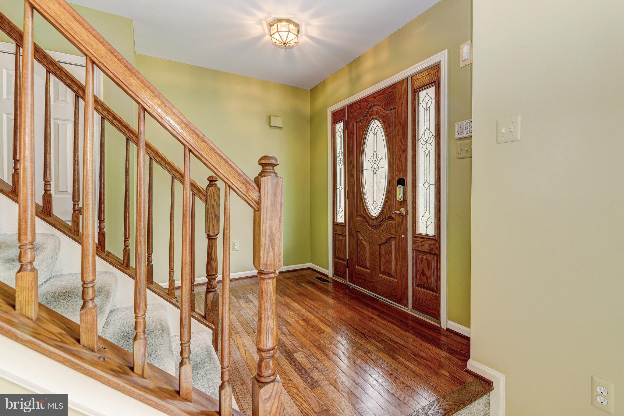 201 Marshall Wood Road Reisterstown, MD 21136 - Photo 7 of 28 Gracious entry foyer