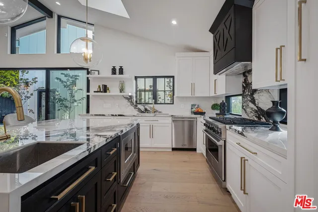 $17,250 | 12672 Stanwood Drive, Los Angeles, CA 90066