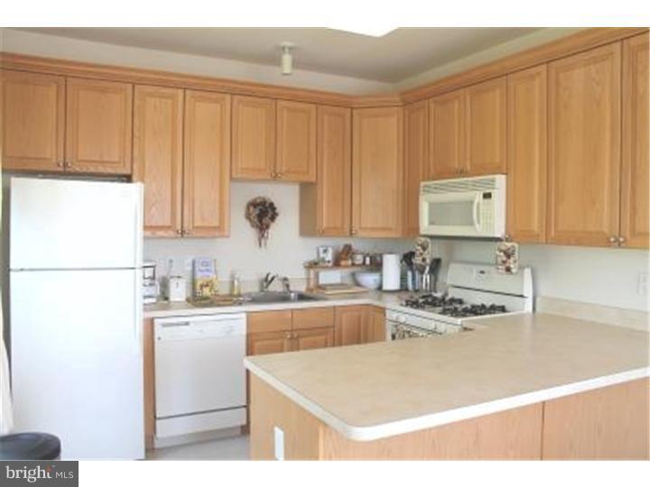 68 Kyle Way Ewing, NJ 08628 - Photo 5 of 15 Kitchen