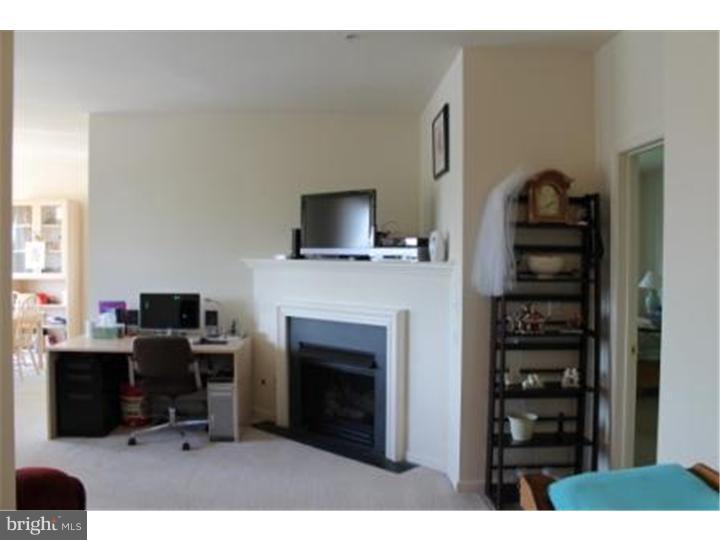 68 Kyle Way Ewing, NJ 08628 - Photo 7 of 15 Living Room