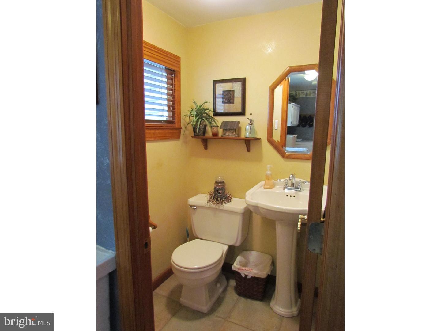 884 Phillips Road Warminster, PA 18974 - Photo 15 of 25 Gallery Image 15