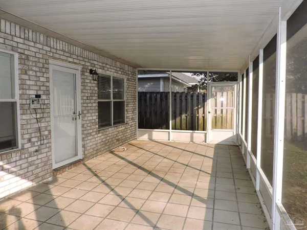 $2,100 | 6423 Lake Charlene Lane, Pensacola, FL 32506