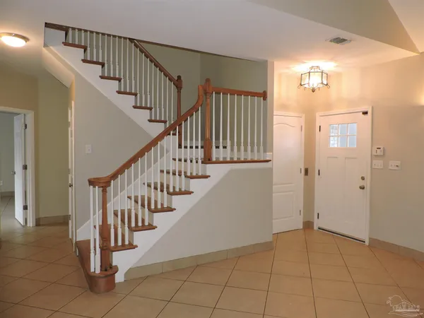 $2,100 | 6423 Lake Charlene Lane, Pensacola, FL 32506