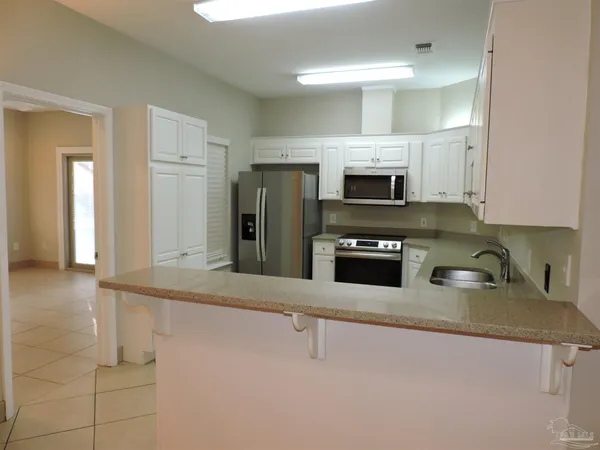 $2,100 | 6423 Lake Charlene Lane, Pensacola, FL 32506