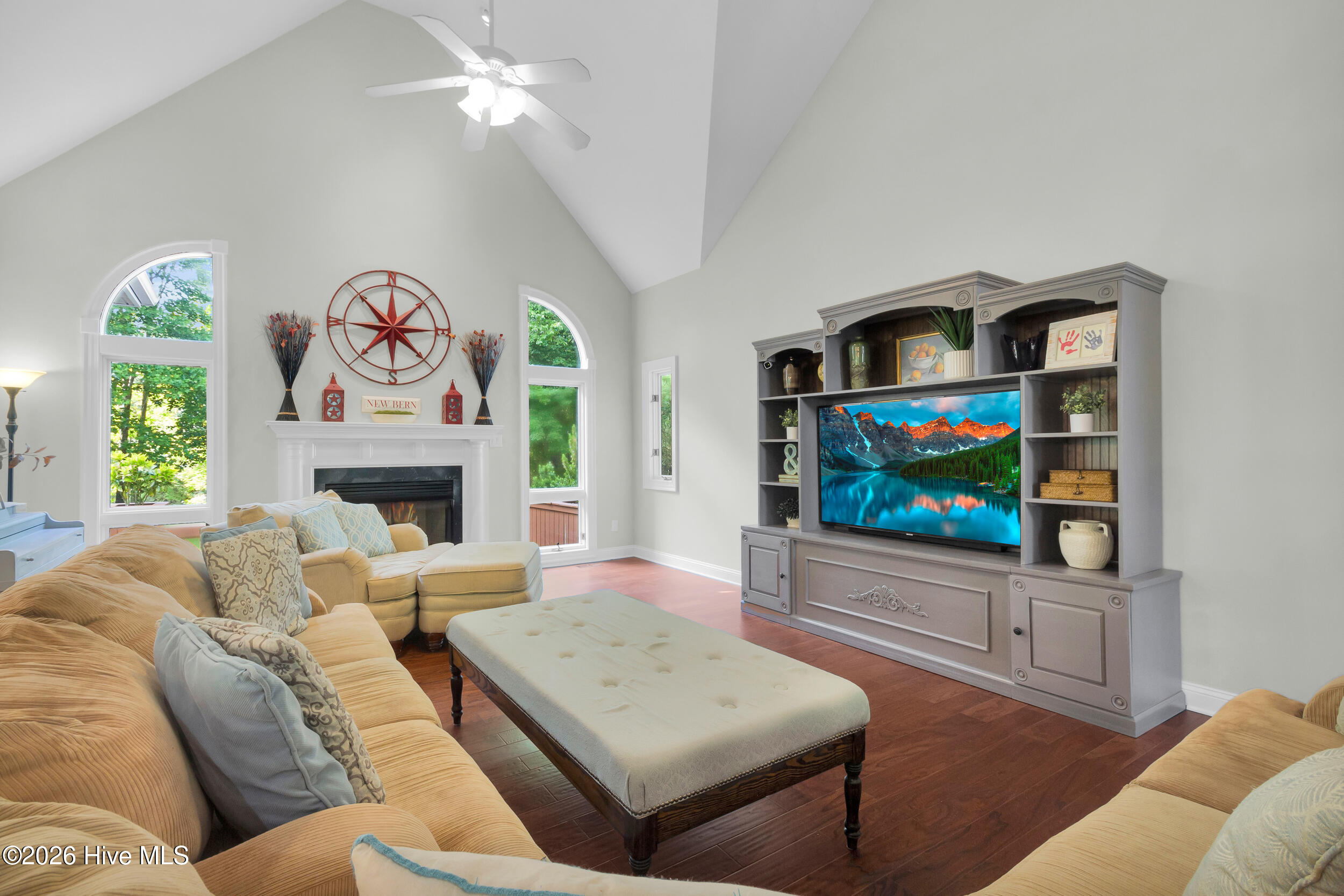 500 Taberna Way New Bern, NC 28562 - Photo 10 of 69 Living Room