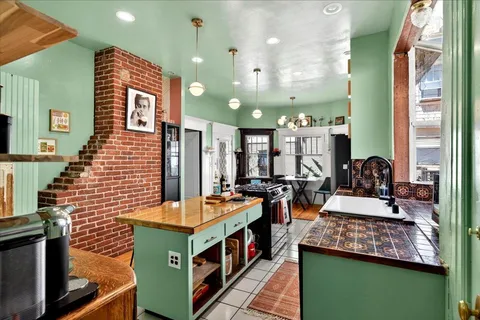 $889,000 | 2301 Capitol Avenue, Sacramento, CA 95816