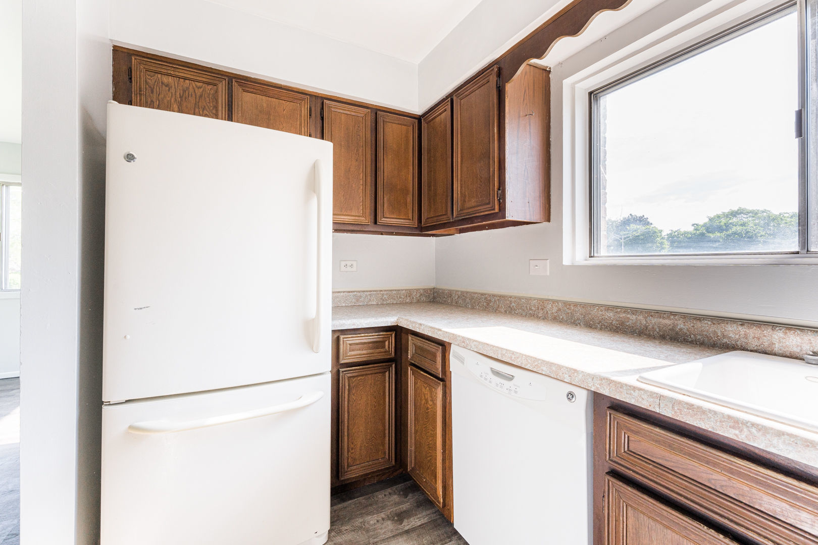 625 West Huntington Commons Road, Unit 106 Mount Prospect, IL 60056 - Photo 5 of 17 a utility room with dryer and washer