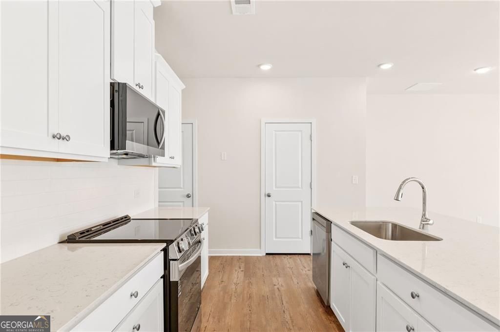 7497 Clover Lane, Unit 125 Flowery Branch, GA 30542 - Photo 10 of 47
