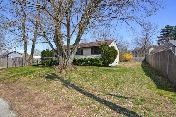 $349,999 | 2 Westchester Drive, Nashua, NH 03063