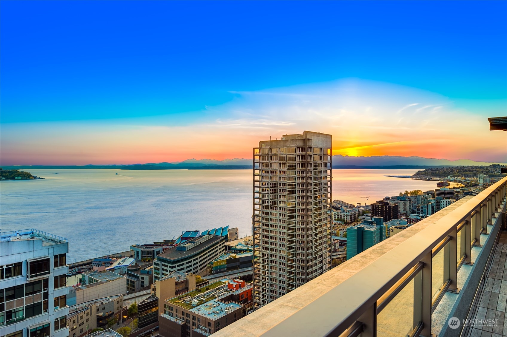 2033 2nd Avenue, Unit 101 Seattle, WA 98121 - Photo 1 of 37