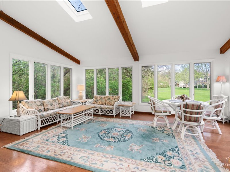 6531 Midhurst Road Downers Grove, IL 60516 - Photo 10 of 21 Gallery Image 10